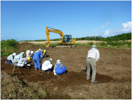 遺骨収容の現場風景1