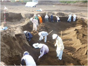 遺骨収容の現場風景1