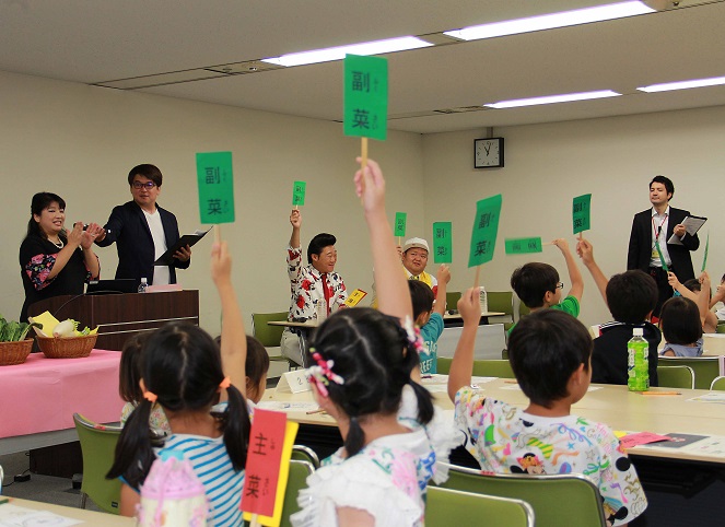 （図）『野菜をおいしく食べて元気になろう』のクイズ形式の授業