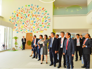 Participants visiting the Hyogo Prefectural Kobe Children's Hospital