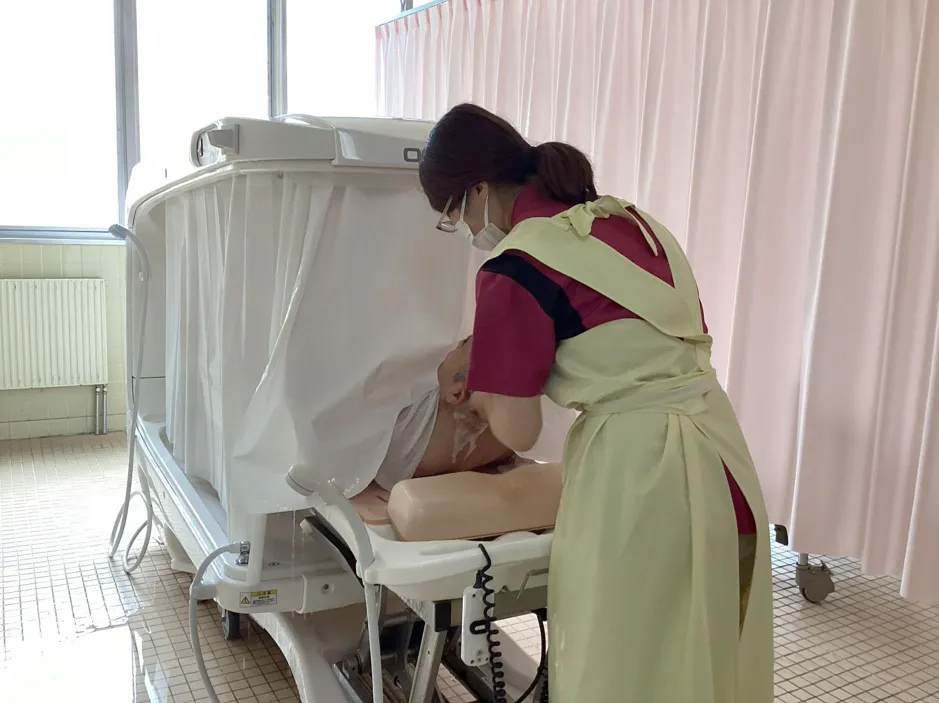 作業時間が短縮し、利用者にも好評のミスト浴槽